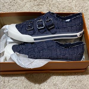 Rocket dog Jolissa navy kids size 2 shoes